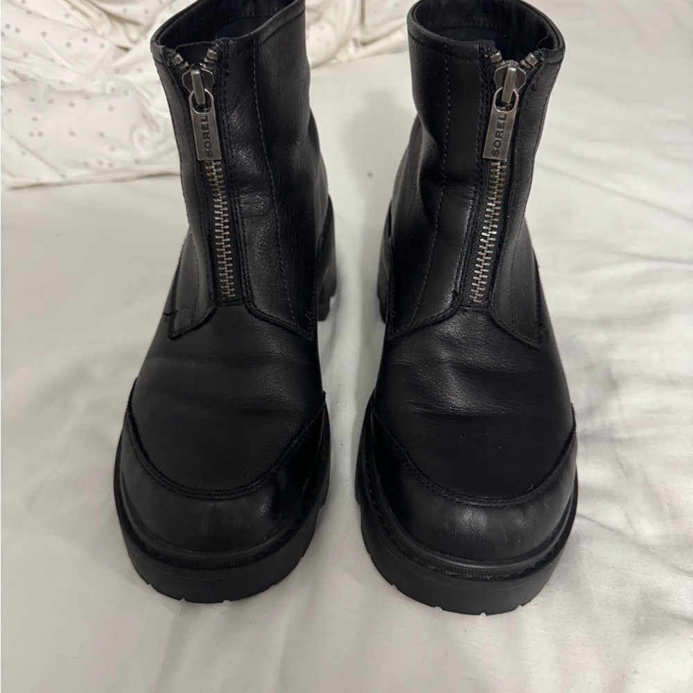 Sorel Black Leather Ankle Boots with Zipper